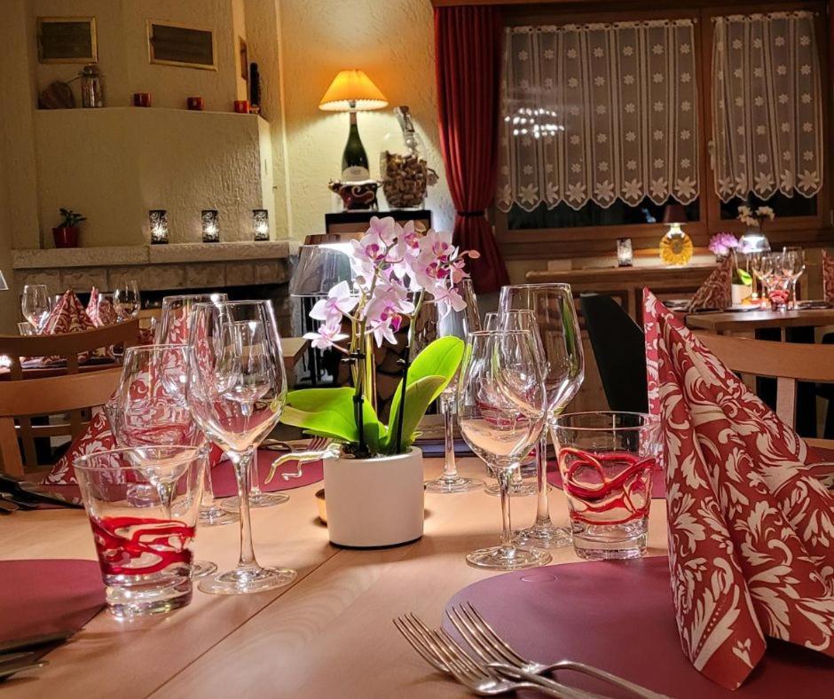 Reves Gourmands, Hotellerie & Gastronomie Vernayaz Kültér fotó